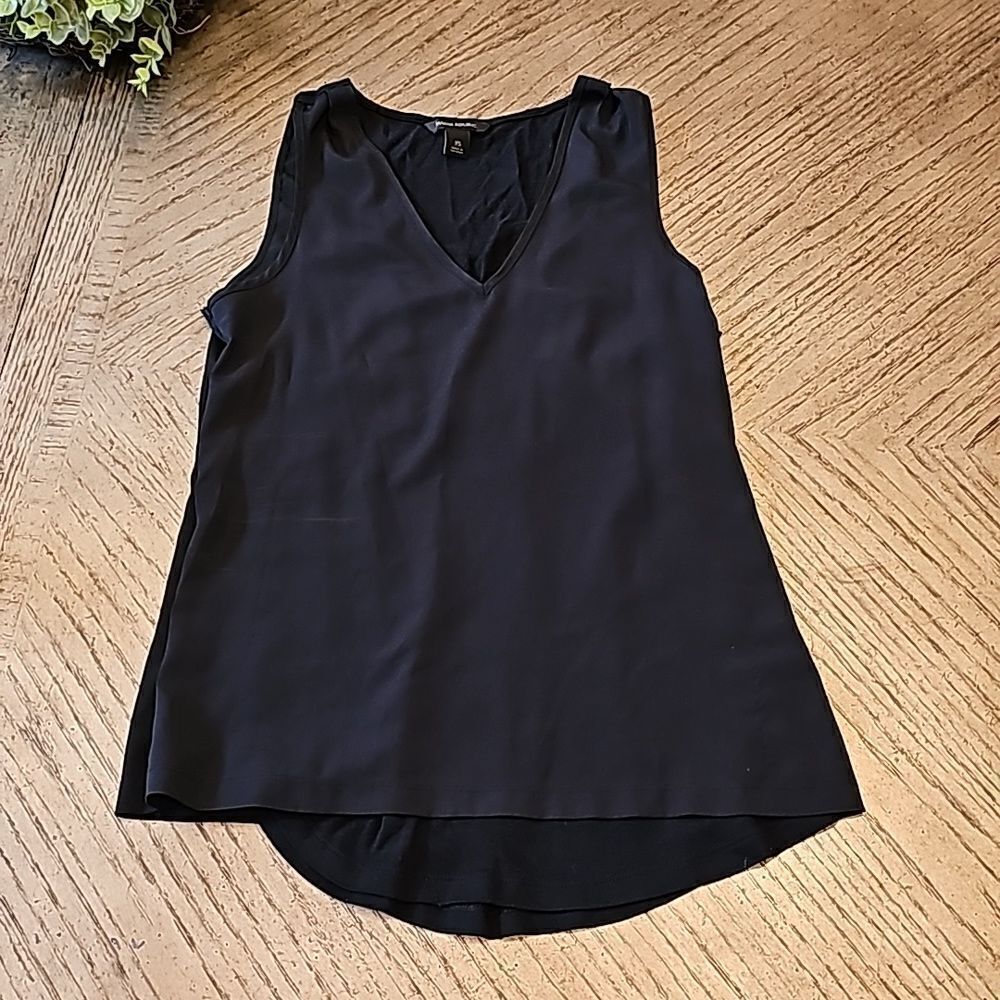 Banana Republic size XS v neck blouse